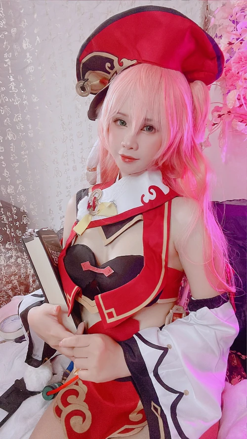 07_Pyoncos_cosplay_Yanfei_Genshin_Impact_23.webp