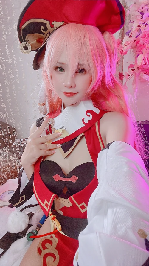 08_Pyoncos_cosplay_Yanfei_Genshin_Impact_24.webp