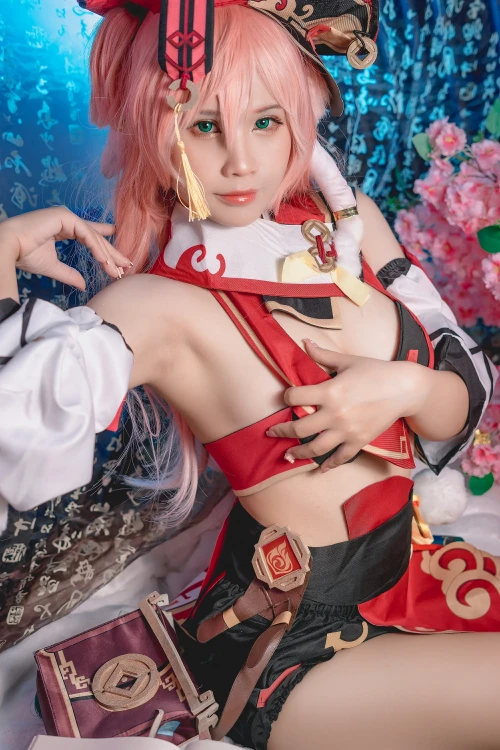 21_Pyoncos_cosplay_Yanfei_Genshin_Impact_6.webp
