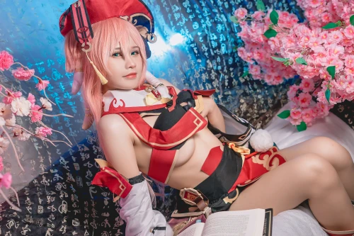 22_Pyoncos_cosplay_Yanfei_Genshin_Impact_7.webp